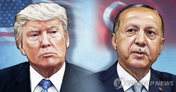 트럼프 “터키 경제 파괴 준비“…무역협상 중단·철강 관세폭탄