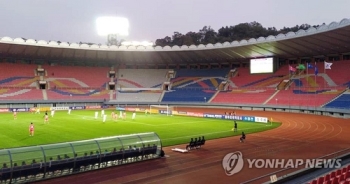 무관중·무중계에 실망한 FIFA 회장, 북한 축구협회에 문제 제기