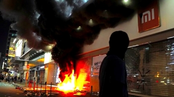 홍콩 시위대, 샤오미 등 중국기업 공격…백색테러 '맞대응'