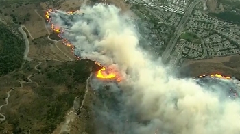 LA 북서쪽에 또 대형 산불…'악마의 바람' 타고 확산