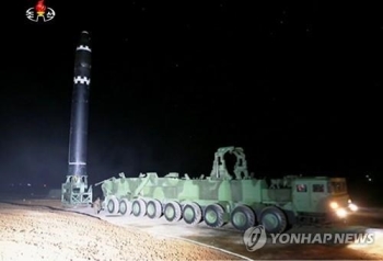 군, 북한 'ICBM 이동식차량 발사' 여부에 “0.001% 가능성에 대비“