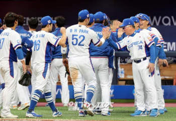[포토]3전 전승 야구대표팀, 이젠 일본이다