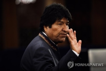 볼리비아 모랄레스 대통령, 대선부정 논란에 사퇴…14년 집권 끝