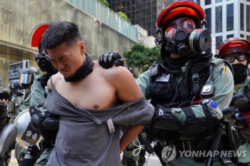 홍콩 이달 체포자 500명 '훌쩍'…11살 어린이까지 잡아가