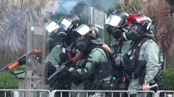 홍콩 경찰, '최후 보루' 이공대 진입…밤새 격렬한 충돌