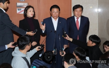 한국당 '역대 최대폭' 물갈이 실현될까…선거법·보수통합 변수
