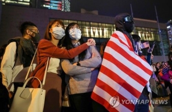 홍콩 민주파 선거 승리 후 첫 주말 집회…평화롭게 진행