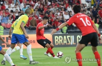 황희찬, 리그 16경기 무패 견인 득점포…2경기 연속골