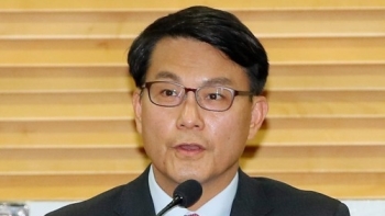 한국당 윤상현, 원내대표 출마 철회…“초재선 의지에 양보“