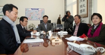 한국당 뺀 '4+1 협의체', 선거법 합의 불발…“내일까지 협의“