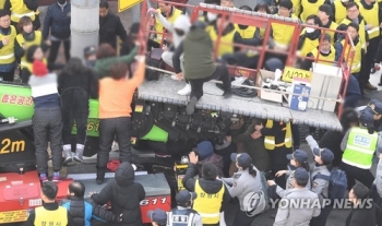 창원 성매매 집결지 CCTV 설치 세 번째 무산…분신 위협까지