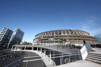 도쿄올림픽 경기장 준공식…아베 “일본의 힘 세계에 발신“