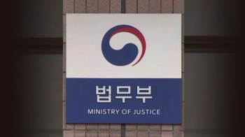 청와대·여권 겨눴던 윤석열 참모 전원 교체…'경고' 분석