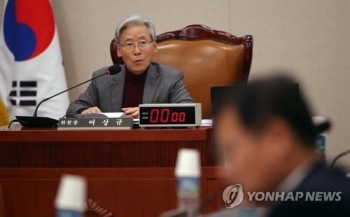 한국당, 법사위 일방 개의…민주당·추미애 등 불참