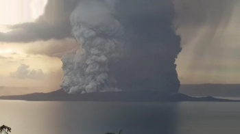 필리핀 마닐라 인근서 화산 폭발…항공기 운항 중단