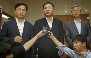 '청-송철호 연결' 민주당 당대표 전 부실장 재소환