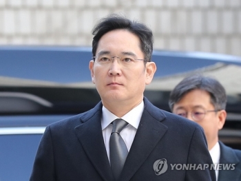 이재용 재판부 “삼성바이오 의혹 사건 증거까지는 안 보겠다“