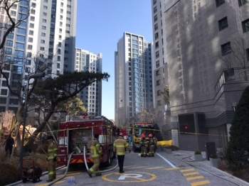 입주 앞둔 서울 마포 신축 아파트서 화재…2명 병원 이송