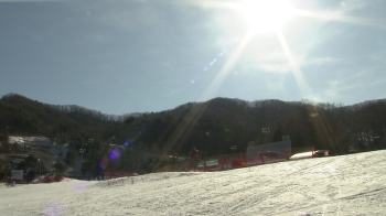 따뜻한 날씨에 속 타는 스키장…설 연휴에도 포근