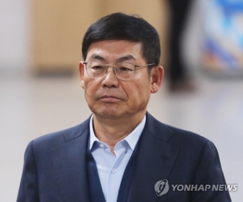 '법정 구속' 삼성전자 이상훈 이사회 의장 물러난다