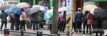 집단생활 시설서 음성 판정 후 잇단 확진…추가 확산 우려