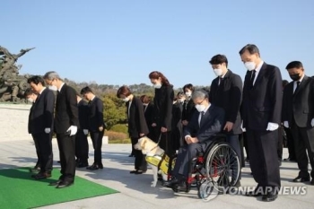 미래한국 비례후보들 현충원 참배 첫 일정…“총선서 26석 목표“