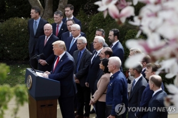 입국금지 호령하던 미국, 발병 두달만에 바이러스 진원지 '오명'