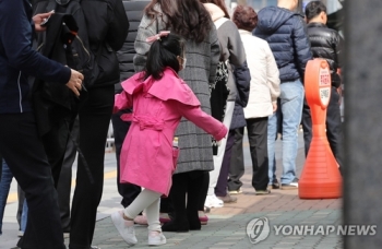 소형 마스크 더 쉽게 산다…내주부터 주 3회 공급