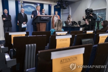 트럼프 “문 대통령과 좋은대화…한국, '미국 검사 놀랍다'고 해“