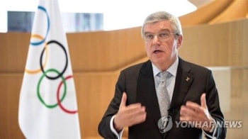 바흐 IOC 위원장 “올림픽 연기 결정, 주저하지 않았다“