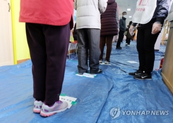 '팬데믹 속 총선' 외신 주목…“한국, 무엇이 가능한지 또 증명“