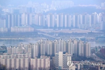 여당 총선 압승에 부동산 안정화 대책 '탄력'…집값은 약세 전망