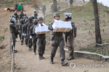 DMZ 화살머리고지 유골 8점 추가발굴…약식제례