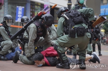 홍콩보안법 더 독해진다…“시위 단순 참여자도 처벌 가능“