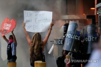 경찰차 방화·고무탄 난무…미 전역서 닷새째 흑인사망 항의시위