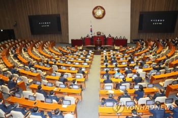 53년만의 기록…제1야당 불참 속 국회의장 선출