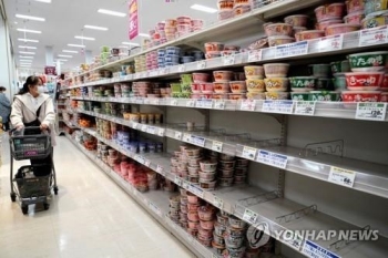 코로나 충격에 일본 가계소비액·경기지수 최대폭 하락