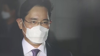 '화려한 변호인단'이 감싼 이재용 부회장…구속영장 기각