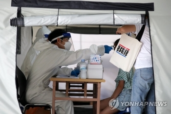 '이번엔 동호회' 집단감염…여의도서 자동차 모임 5명 확진