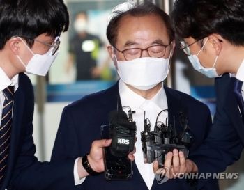 오거돈 깜깜이 수사 두달째…영장 기각 후엔 사실상 답보상태