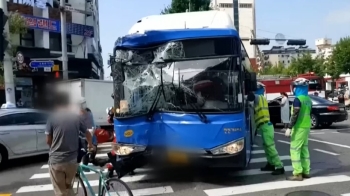 버스기사 의식 잃으며 건물로 '쾅'…승객 등 18명 부상