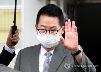 박지원 “30억불 합의서 제보자 실명 밝혀야…법적조치 검토“