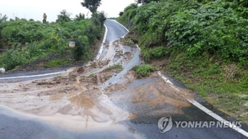 주택 농경지 침수·도로 통제…중·남부 지방 '폭우 피해' 속출