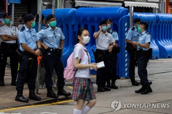 “국가 분열 꾀했다“ 홍콩보안법 위반 혐의 학생 4명 체포
