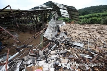 '341㎜ 물폭탄' 충주 주민 2명 사망·소방관 등 3명 실종