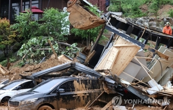 가평 펜션 매몰사고 현장서 여성 추정 시신 1구 발견