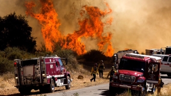 미국 캘리포니아 산불 확산 계속…원인은 디젤 차량?