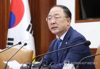 홍남기 “수도권·세종, 경찰청·국세청 단속·점검 강화“