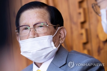 신천지 이만희 총회장, 법원에 구속적부심 청구…내일 심사