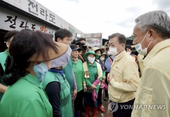 문 대통령, KTX로 수해현장 찾아…영호남 모두 방문